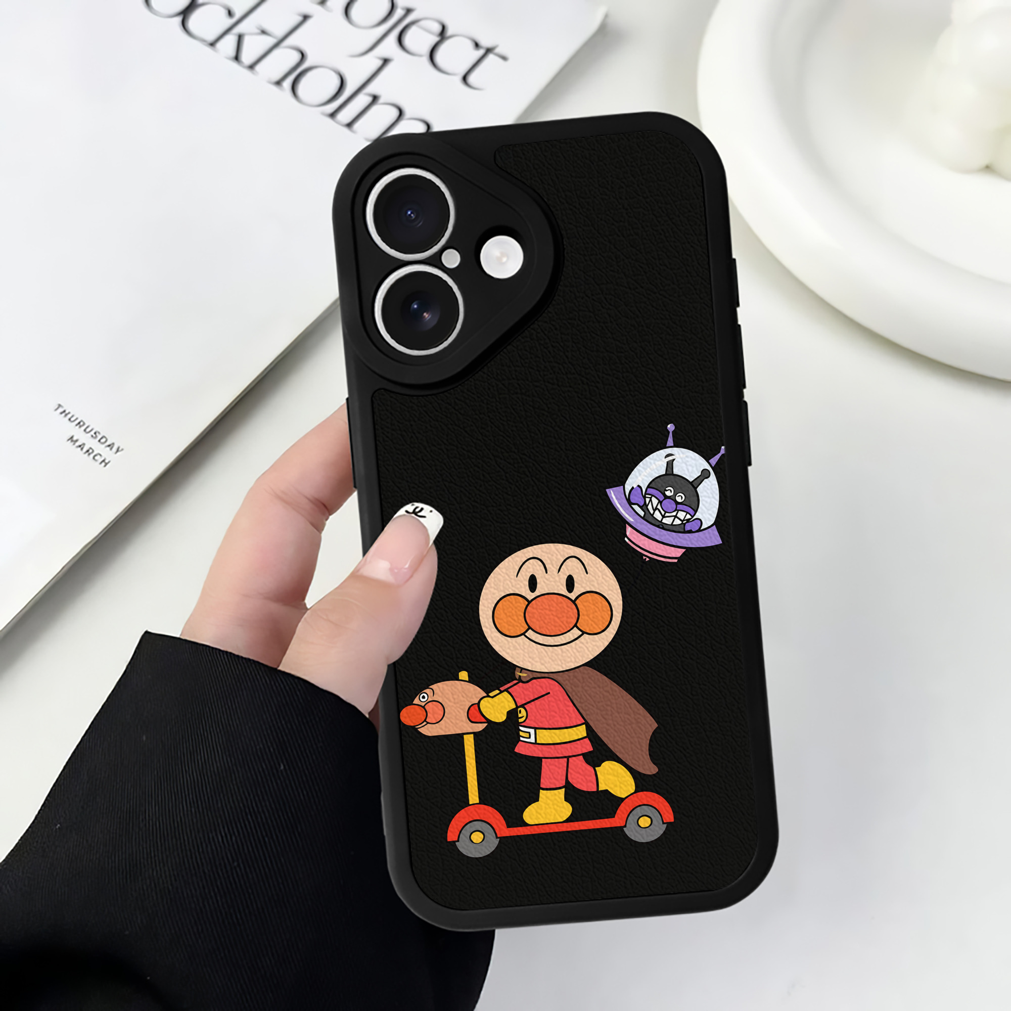 （画像用） アンパンマン Anpanman 【iPhone 16シリーズ対応】シリコンスマホケース（レザー調） 材質：シリコン